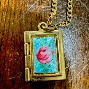 Vintage Rose necklace